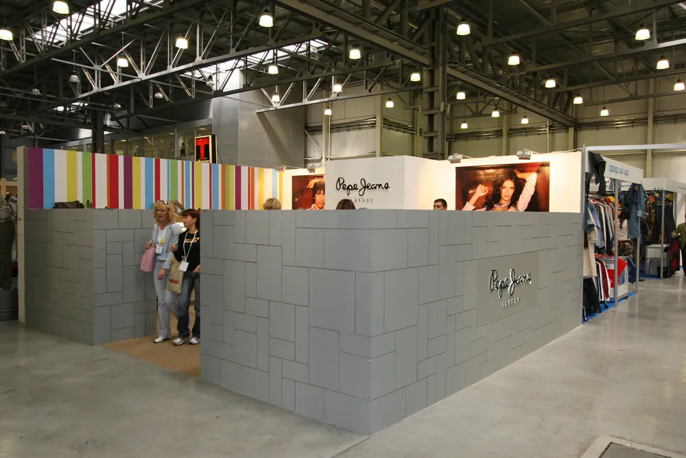 Pepe Jeans stand, photo 1