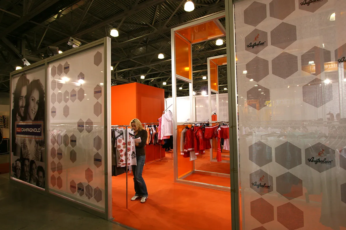 Smart & Sporty stand, photo 3